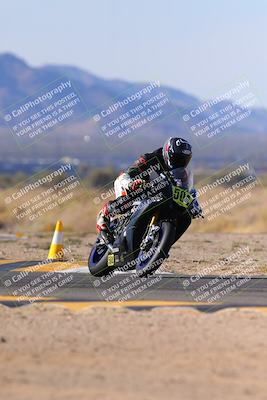 media/Dec-17-2023-CVMA (Sun) [[bf0c04832d]]/Race 2 Amateur Supersport Open/